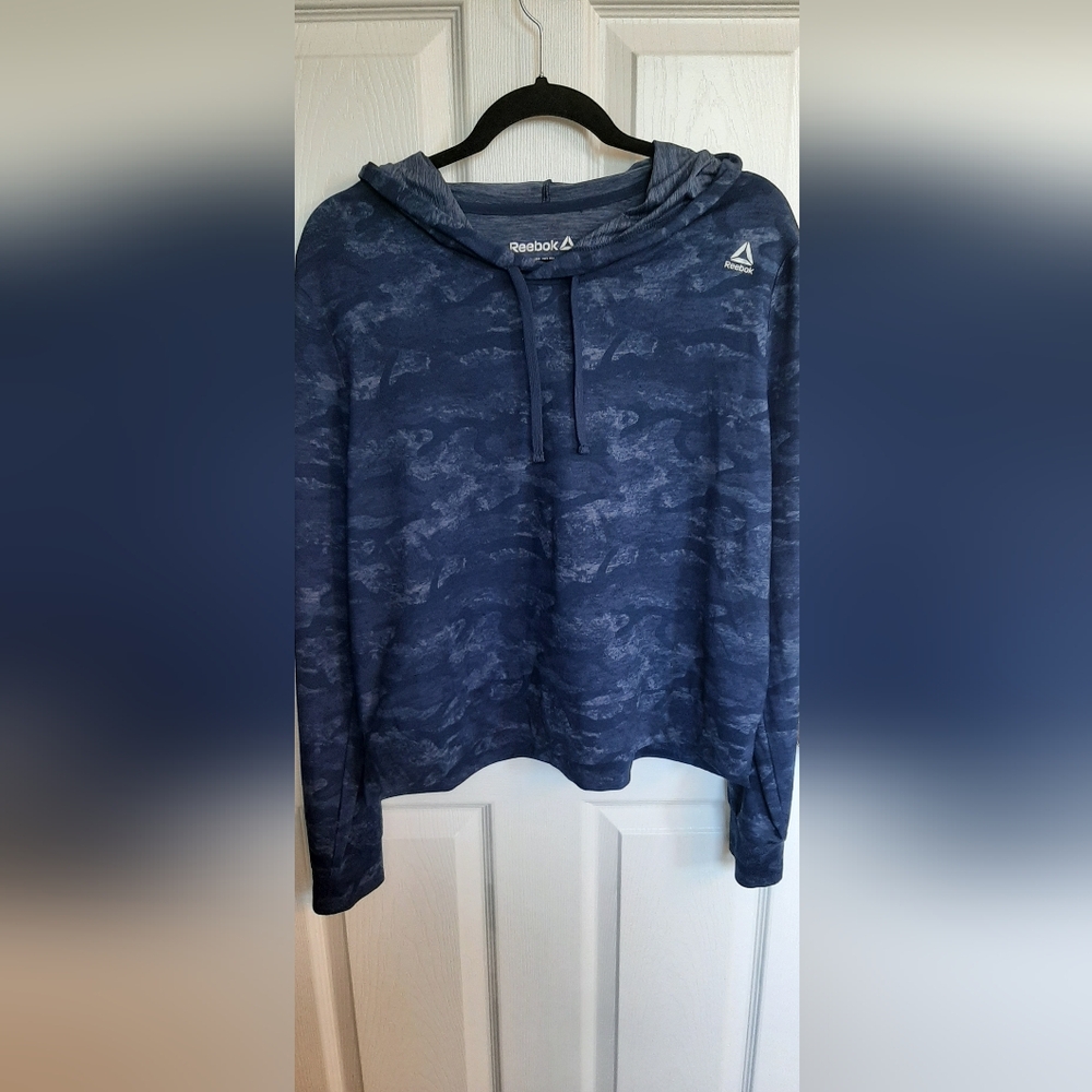 Women's Reebok hooded top, Size L
